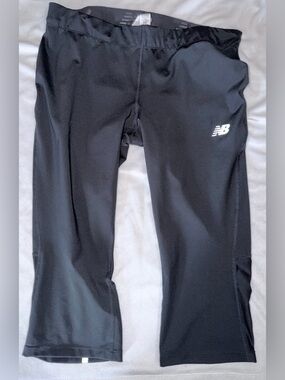 New Balance Black Capri Athletic Leggings